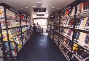 bibliobus-interior-salamanca-865x600